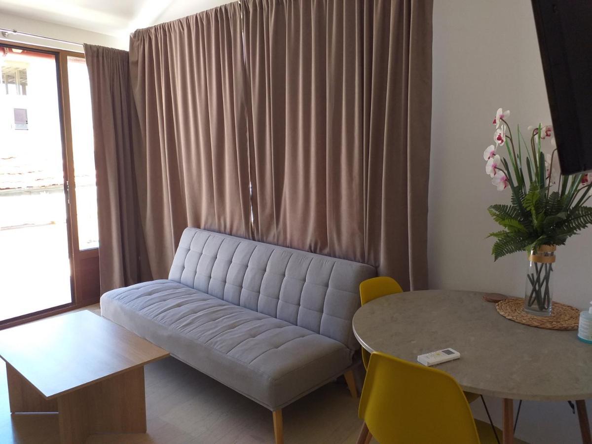 Happy Suite Heraklion Exteriör bild